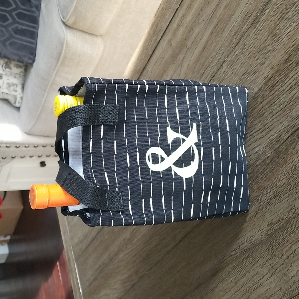 NIP Thirty-one twice as nice tote - Picture 4 of 7